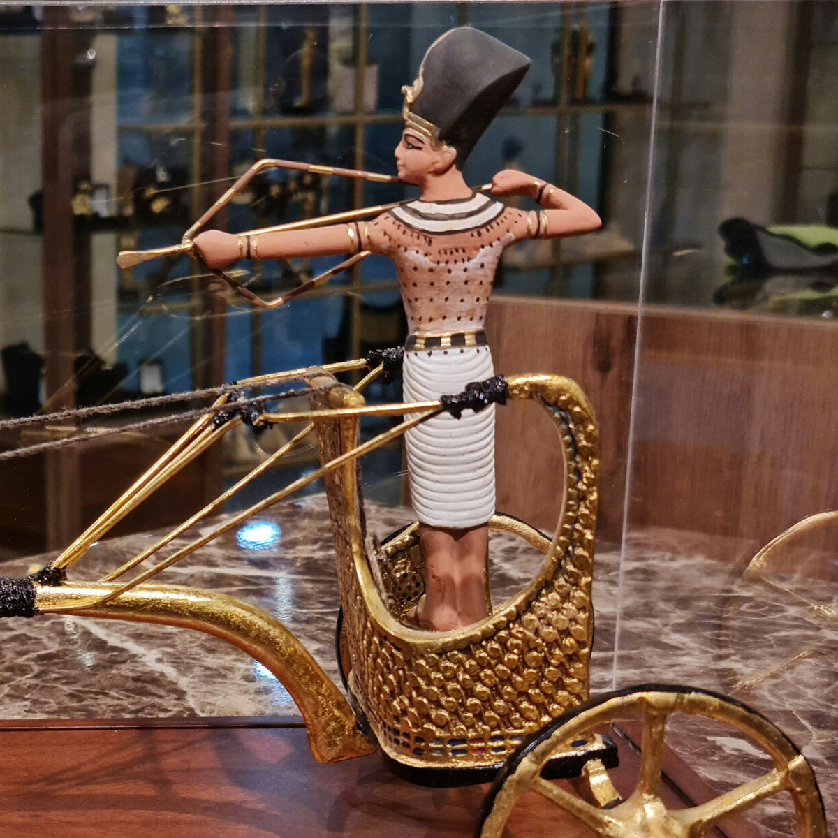 Side view of premium war chariot wheel detail