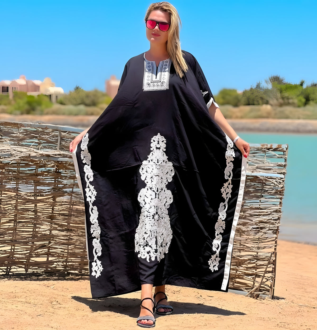 Elegant Black Plus-Size Embroidered Kaftan — Loose-Fit Bohemian Caftan