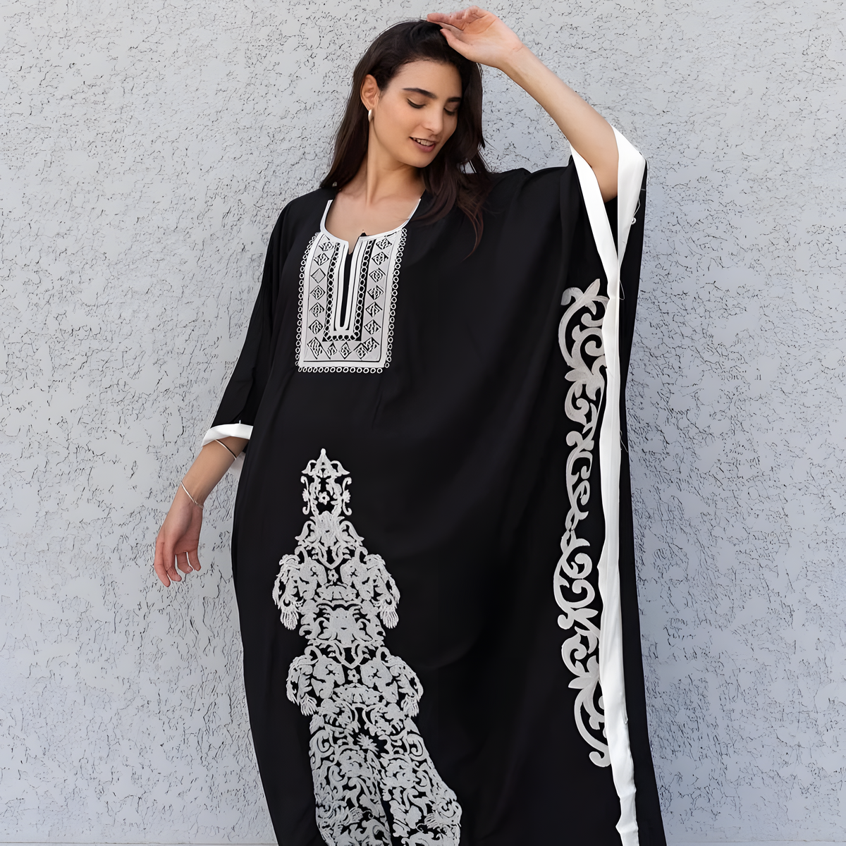 Elegant Black Plus-Size Embroidered Kaftan — Loose-Fit Bohemian Caftan