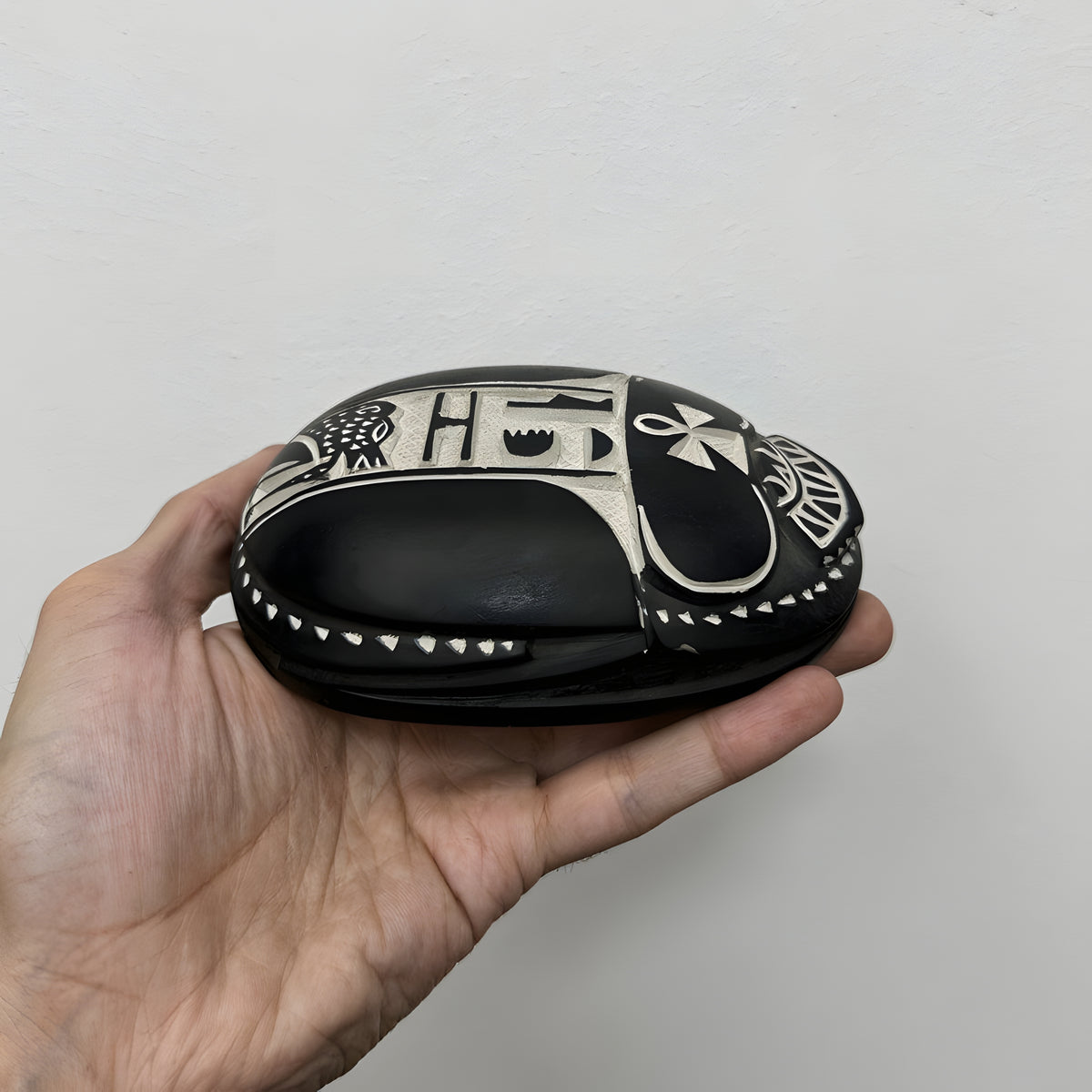Egyptian scarab amulet, side view