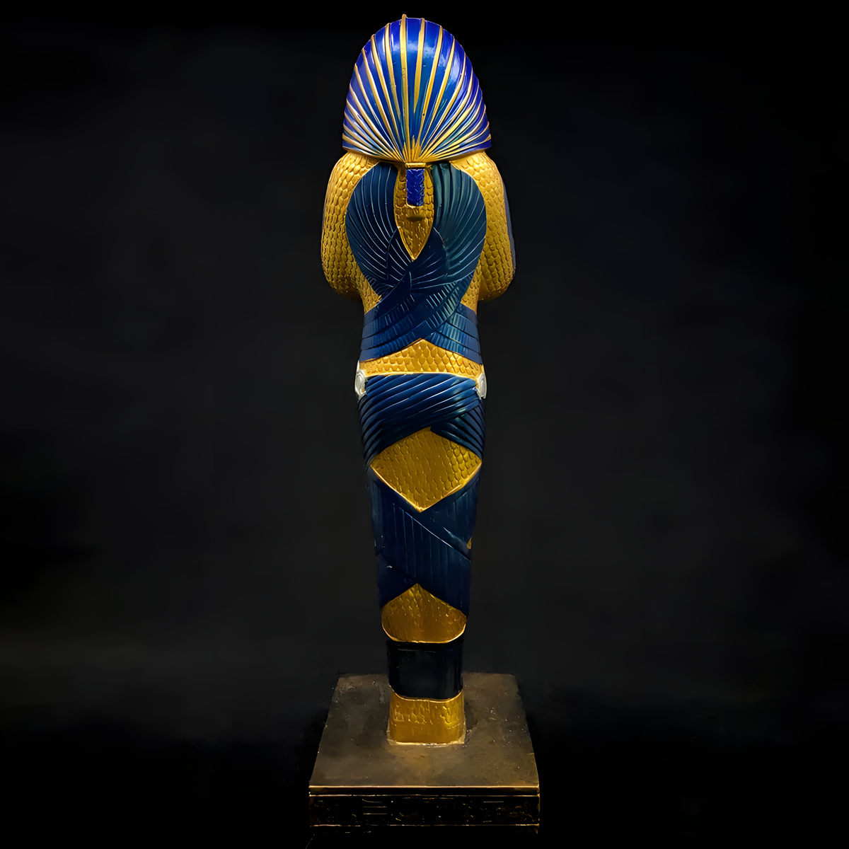 Back view of the King Tutankhamun statue museum reproduction