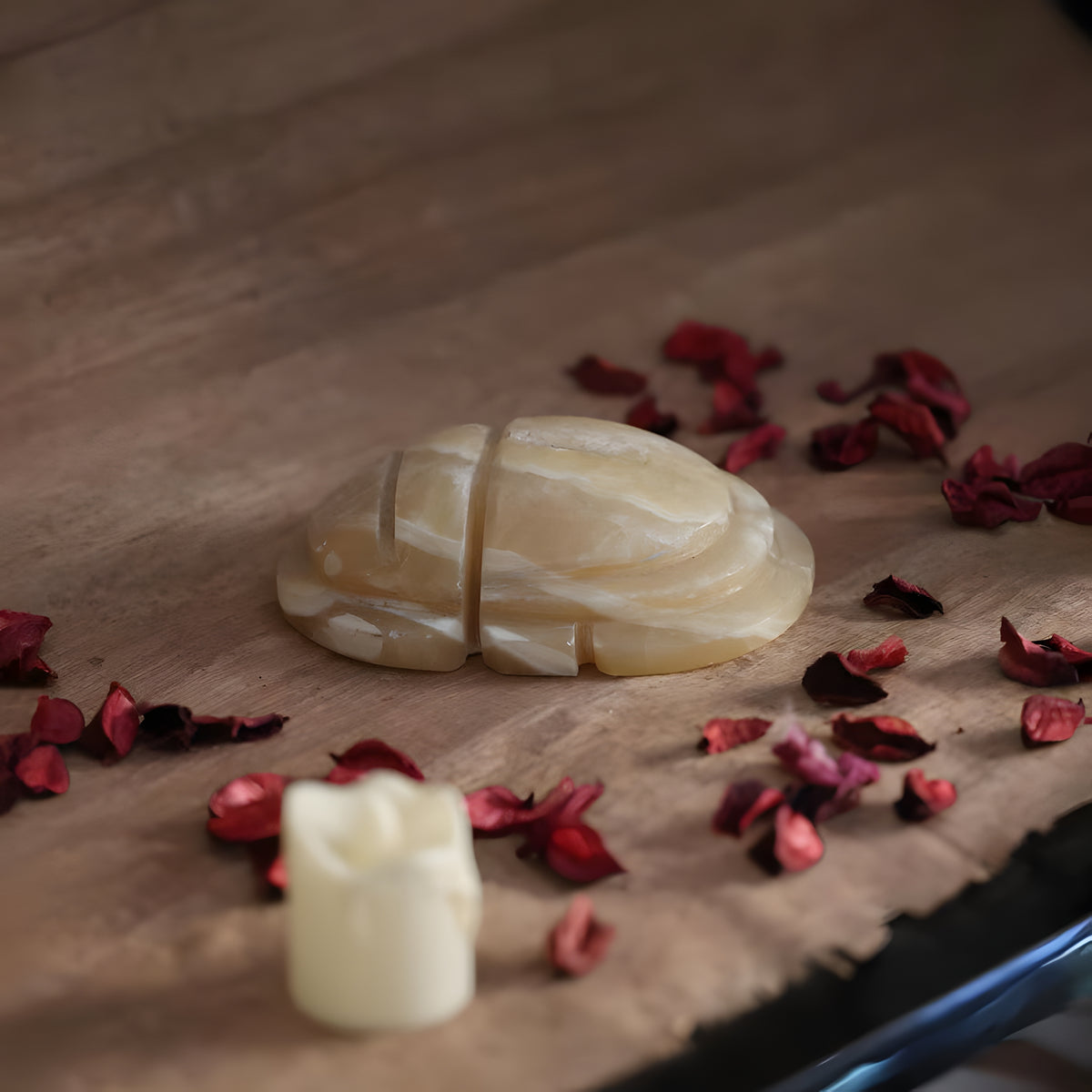 Handmade Egyptian alabaster scarab carving, hand-carved decorative piece