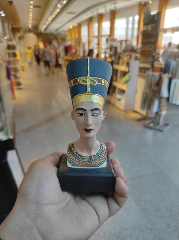 Queen Nefertiti Bust, Small Size, Museum Reproduction with Certificate